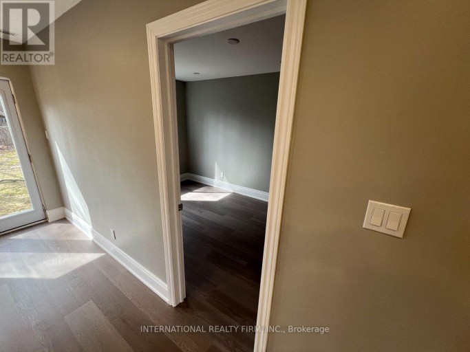 MAIN- HALF - 73 MURRAY DRIVE, Aurora (Aurora Highlands), Ontario, L4G2C2