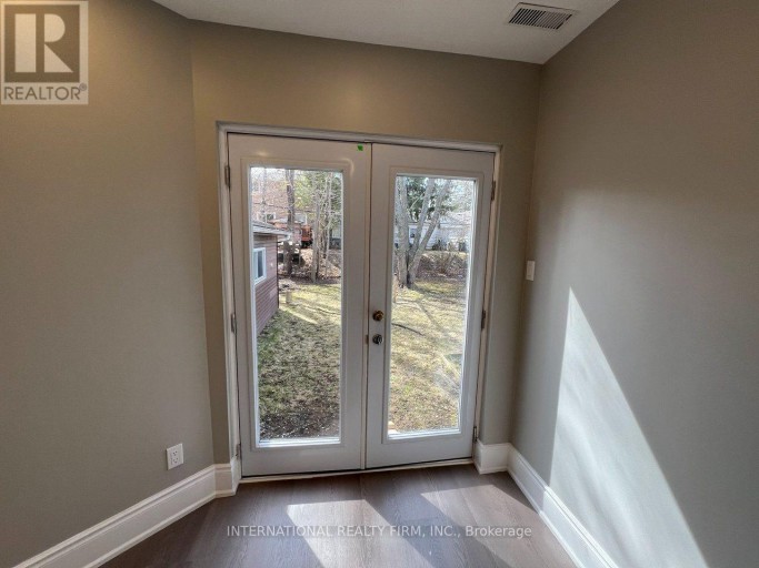 MAIN- HALF - 73 MURRAY DRIVE, Aurora (Aurora Highlands), Ontario, L4G2C2