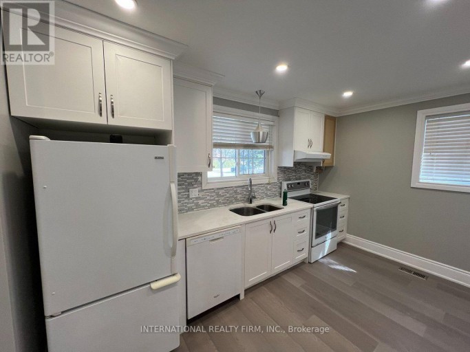 MAIN- HALF - 73 MURRAY DRIVE, Aurora (Aurora Highlands), Ontario, L4G2C2
