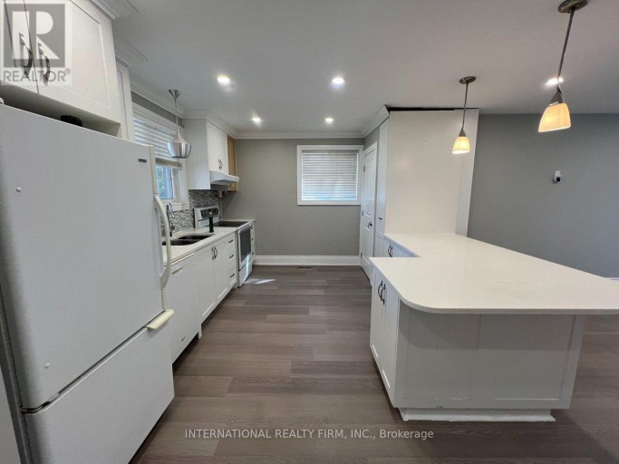 MAIN- HALF - 73 MURRAY DRIVE, Aurora (Aurora Highlands), Ontario, L4G2C2