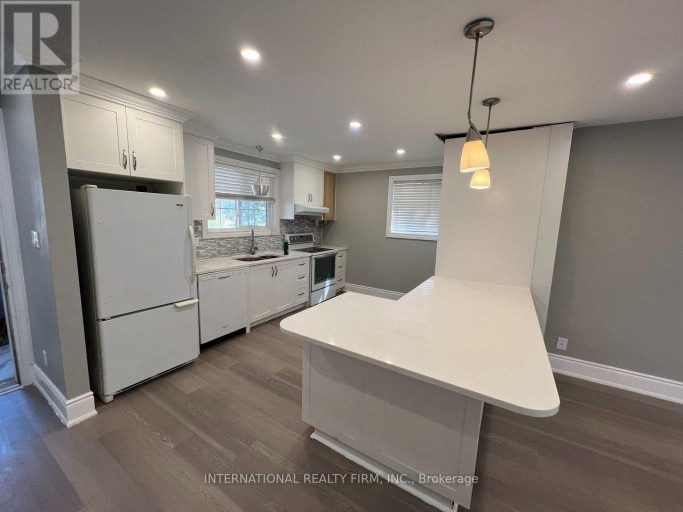 MAIN- HALF - 73 MURRAY DRIVE, Aurora (Aurora Highlands), Ontario, L4G2C2