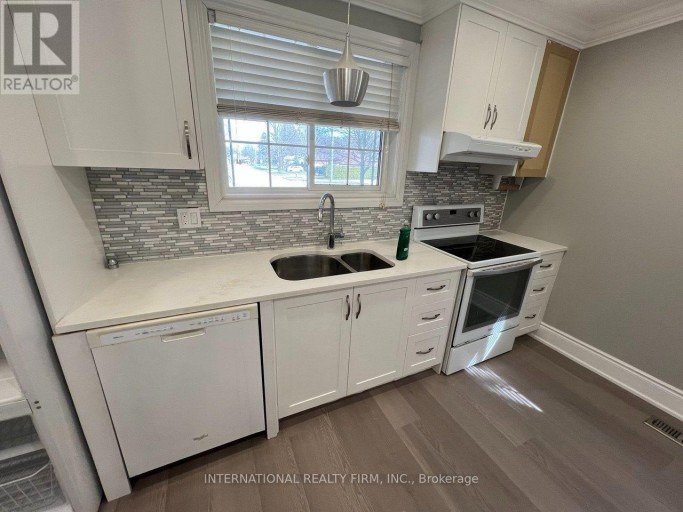 MAIN- HALF - 73 MURRAY DRIVE, Aurora (Aurora Highlands), Ontario, L4G2C2