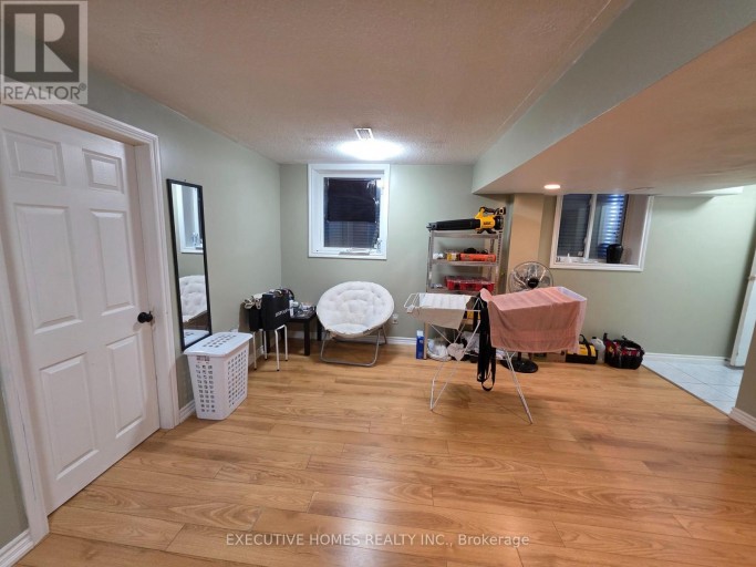 35 CLAUDETTE GATE, Hamilton (Stoney Creek Industrial), Ontario, L9B2S3