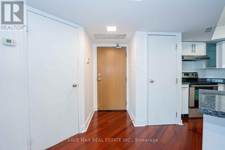 1618 - 1001 BAY STREET, Toronto (Bay Street Corridor), Ontario, M5S3A6