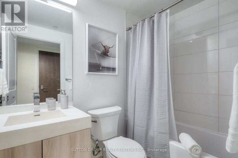 731 - 251 JARVIS STREET, Toronto (Moss Park), Ontario, M5B0C3