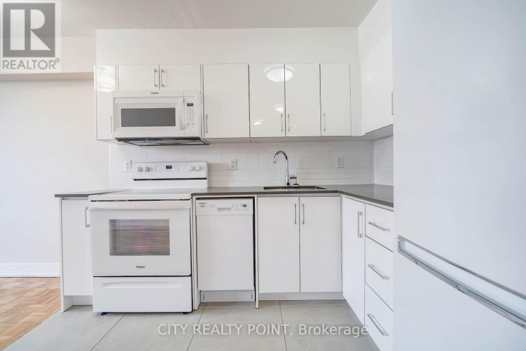807 - 1500 BATHURST STREET, Toronto (Humewood-Cedarvale), Ontario, M5P3L3