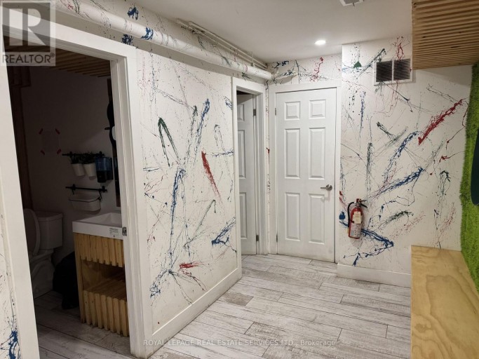 740 KING STREET W, Toronto (Niagara), Ontario, M5V1N3