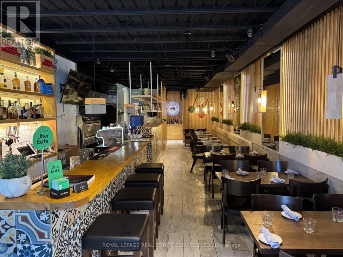 740 KING STREET W, Toronto (Niagara), Ontario, M5V1N3