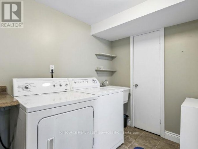 1603 LINCOLNSHIRE BOULEVARD, Mississauga (Lakeview), Ontario, L5E2S8