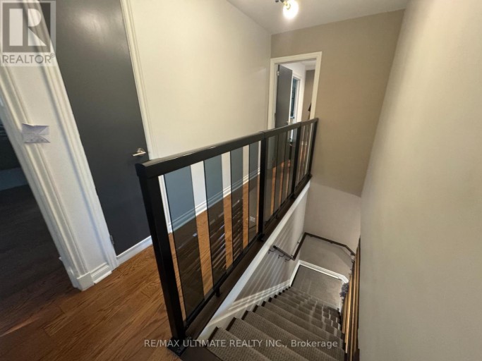 10 NOEL AVENUE, Toronto (Leaside), Ontario, M4G1B3