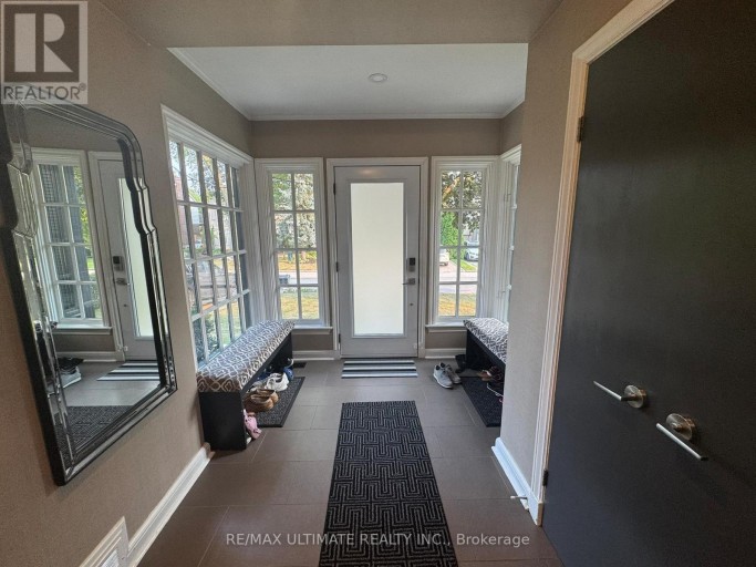 10 NOEL AVENUE, Toronto (Leaside), Ontario, M4G1B3