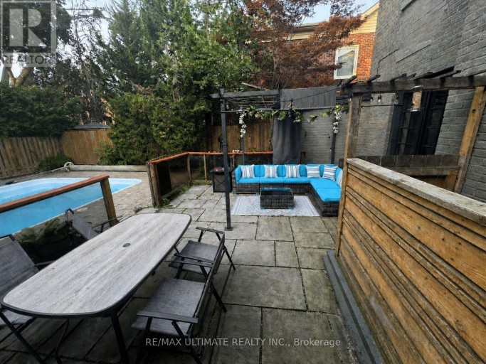 10 NOEL AVENUE, Toronto (Leaside), Ontario, M4G1B3