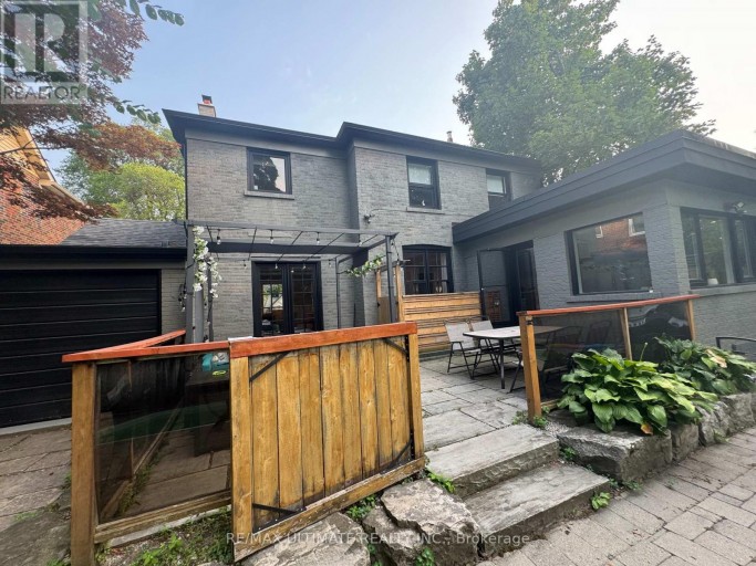 10 NOEL AVENUE, Toronto (Leaside), Ontario, M4G1B3