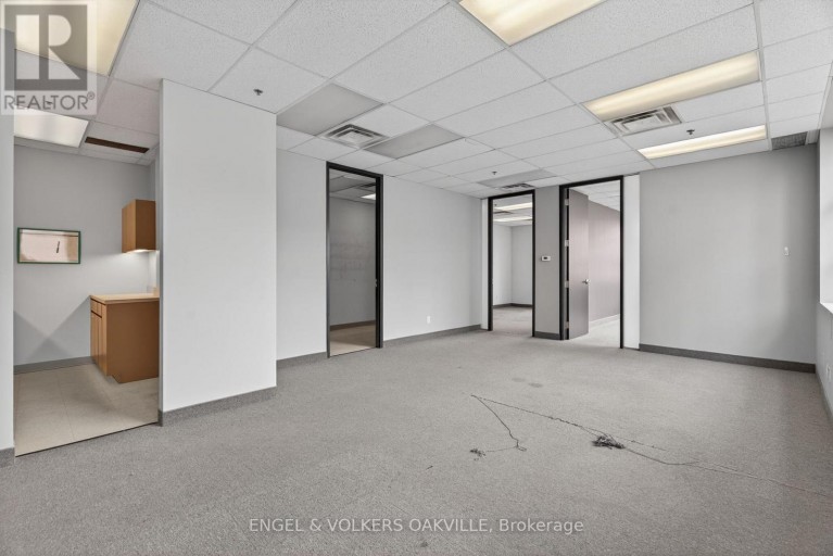 203 - 125 LAKESHORE ROAD E, Mississauga (Port Credit), Ontario, L5G1E5