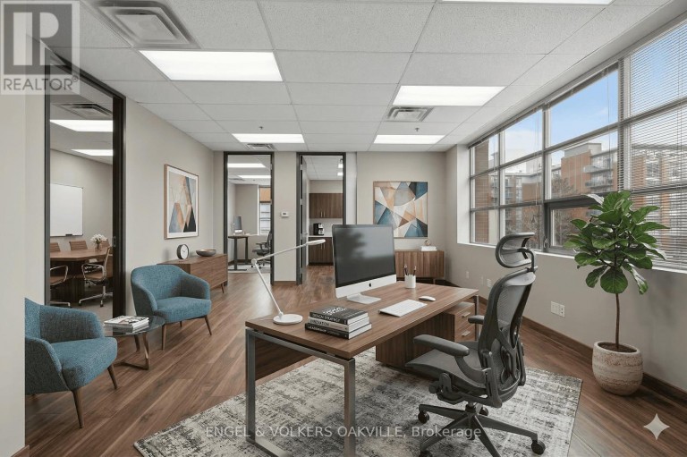203 - 125 LAKESHORE ROAD E, Mississauga (Port Credit), Ontario, L5G1E5