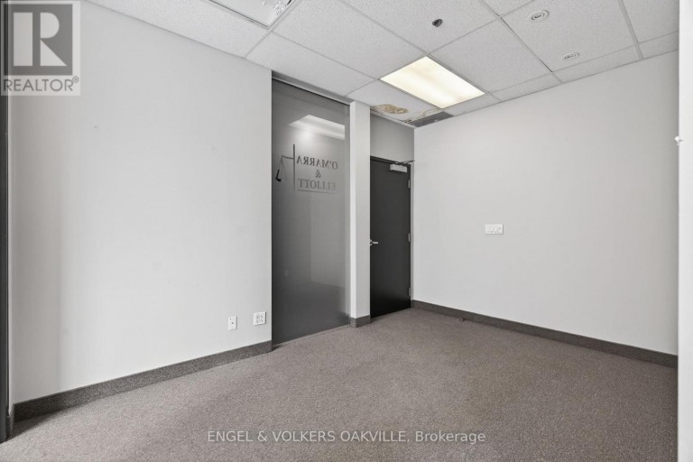 203 - 125 LAKESHORE ROAD E, Mississauga (Port Credit), Ontario, L5G1E5