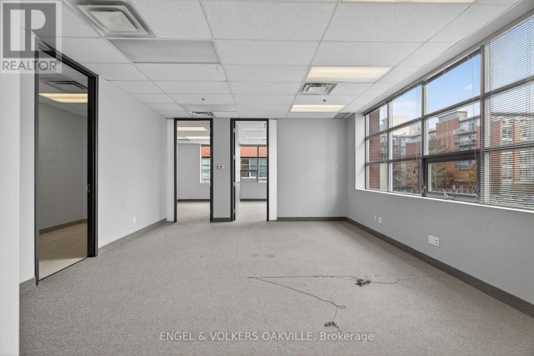 203 - 125 LAKESHORE ROAD E, Mississauga (Port Credit), Ontario, L5G1E5