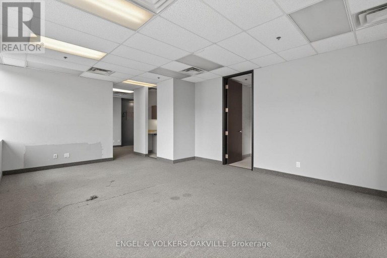 203 - 125 LAKESHORE ROAD E, Mississauga (Port Credit), Ontario, L5G1E5