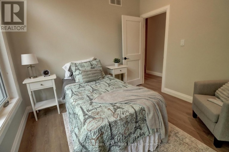 5 FLICKER LANE, McDougall, Ontario, P2A2W9