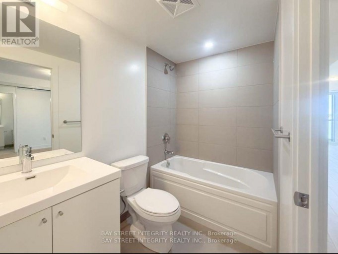 420 - 2545 SIMCOE STREET N, Oshawa (Windfields), Ontario, L1L0W3
