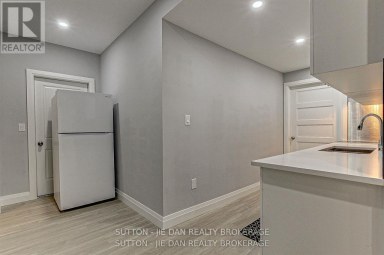 98 LOCKY LANE Middlesex Centre (Kilworth) Ontario photo 34