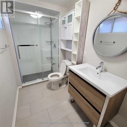 LOWER - 17 PAMILLE PLACE, Toronto (Brookhaven-Amesbury), Ontario, M6M3A9