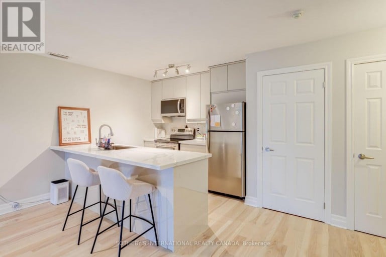 301 - 3069 LAKESHORE BOULEVARD, Toronto (New Toronto), Ontario, M8V1K6