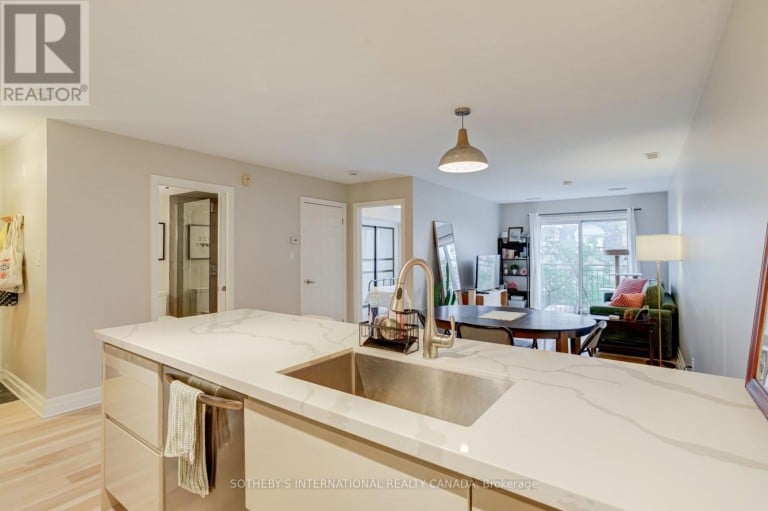301 - 3069 LAKESHORE BOULEVARD, Toronto (New Toronto), Ontario, M8V1K6