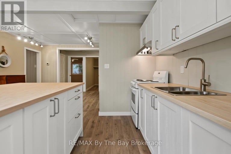 50 BALSAM STREET, Tiny, Ontario, L0L1P1