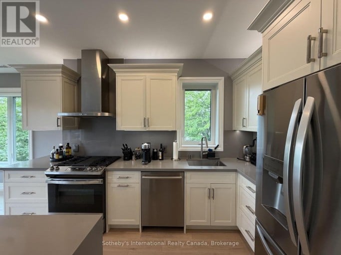 658 JOHNSTON PARK AVENUE, Collingwood, Ontario, L9Y5C7