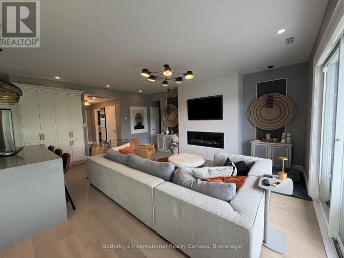 658 JOHNSTON PARK AVENUE, Collingwood, Ontario, L9Y5C7