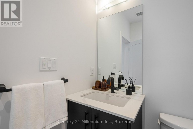 # 22 - 117 SLADDEN COURT, Blue Mountains, Ontario, N0H2P0