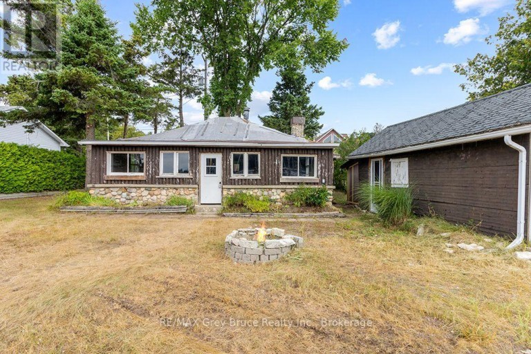 11 MCNEIL STREET, Northern Bruce Peninsula, Ontario, N0H1W0