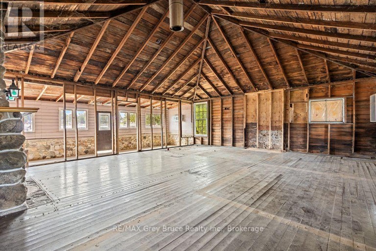11 MCNEIL STREET, Northern Bruce Peninsula, Ontario, N0H1W0