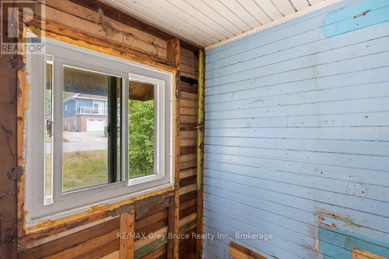 11 MCNEIL STREET, Northern Bruce Peninsula, Ontario, N0H1W0