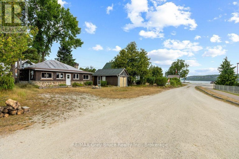 11 MCNEIL STREET, Northern Bruce Peninsula, Ontario, N0H1W0