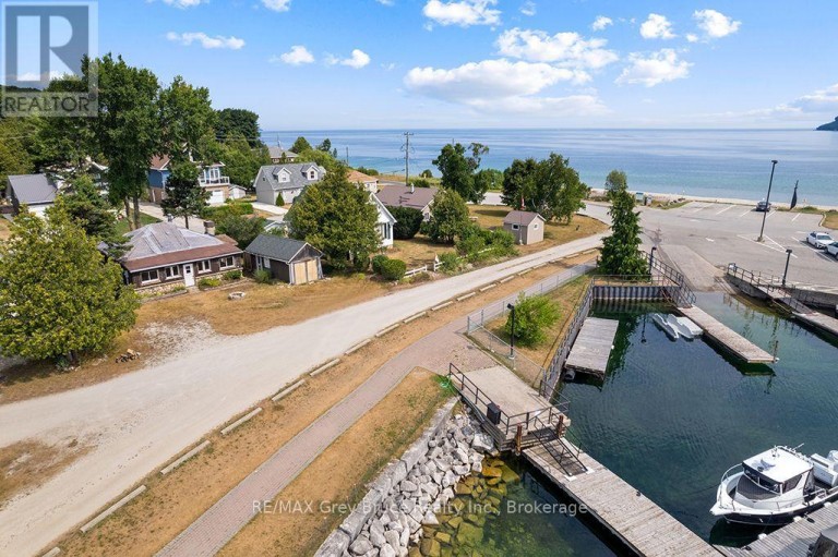 11 MCNEIL STREET, Northern Bruce Peninsula, Ontario, N0H1W0