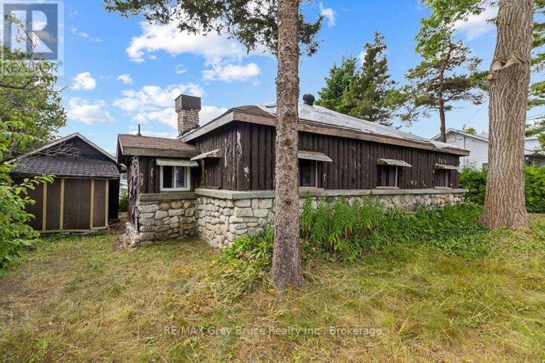 11 MCNEIL STREET, Northern Bruce Peninsula, Ontario, N0H1W0