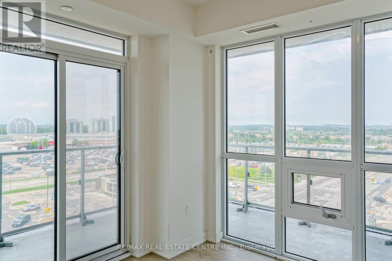 802 - 4677 GLEN ERIN DRIVE, Mississauga (Central Erin Mills), Ontario, L5M2E3