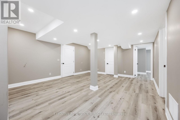 61 TRURO CIRCLE N, Brampton (Northwest Brampton), Ontario, L7A4E6