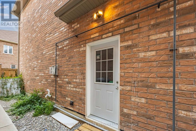61 TRURO CIRCLE N, Brampton (Northwest Brampton), Ontario, L7A4E6