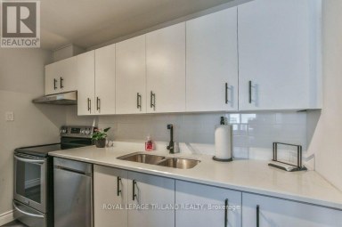 1005 - 95 BASE LINE ROAD W London South (South E) Ontario photo 15