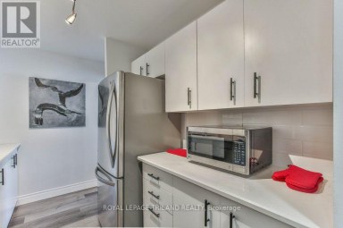 1005 - 95 BASE LINE ROAD W London South (South E) Ontario photo 18