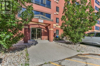 1005 - 95 BASE LINE ROAD W London South (South E) Ontario photo 4