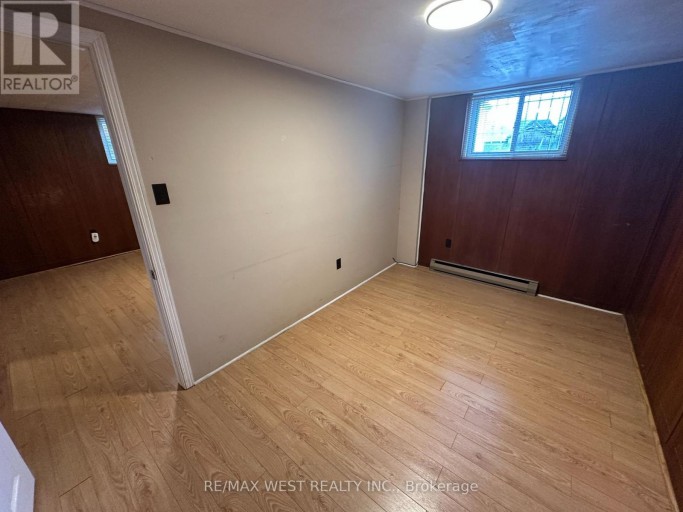 LOWER - 28 SNIDER AVENUE, Toronto (Briar Hill-Belgravia), Ontario, M6E4R9