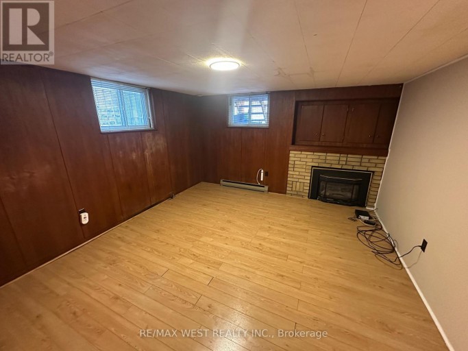 LOWER - 28 SNIDER AVENUE, Toronto (Briar Hill-Belgravia), Ontario, M6E4R9