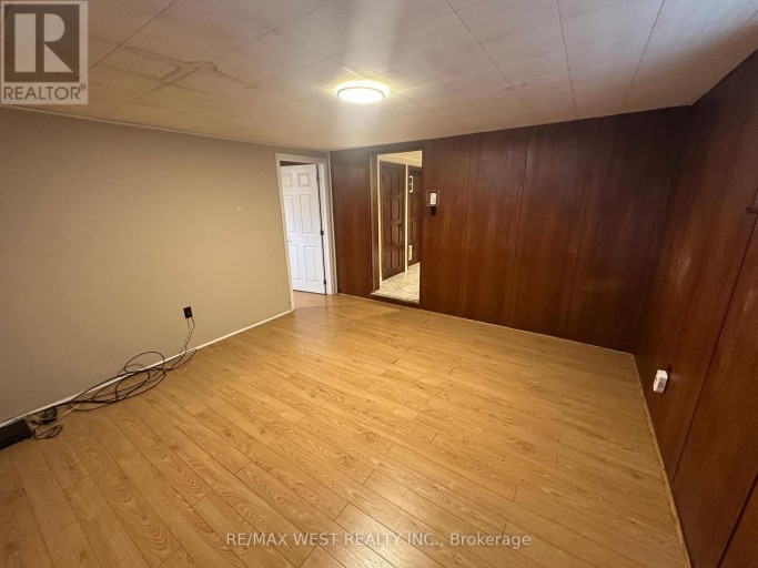 LOWER - 28 SNIDER AVENUE, Toronto (Briar Hill-Belgravia), Ontario, M6E4R9
