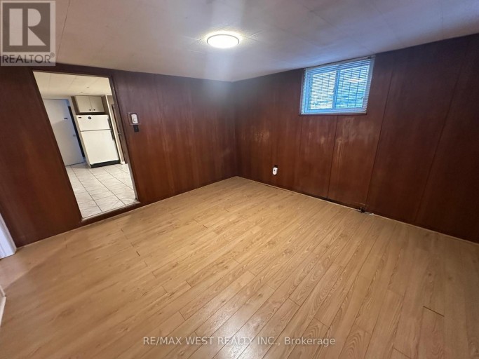 LOWER - 28 SNIDER AVENUE, Toronto (Briar Hill-Belgravia), Ontario, M6E4R9