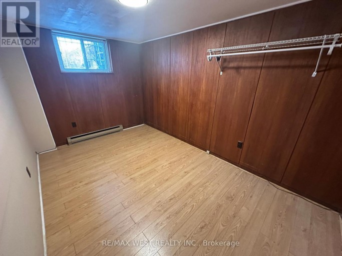 LOWER - 28 SNIDER AVENUE, Toronto (Briar Hill-Belgravia), Ontario, M6E4R9