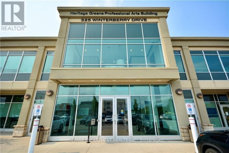 204 - 325 WINTERBERRY DRIVE, Hamilton (Stoney Creek), Ontario, L8J0B6